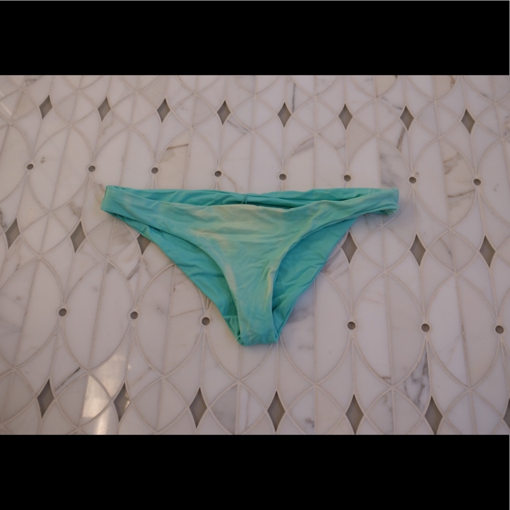 L space acid washed swim bottoms